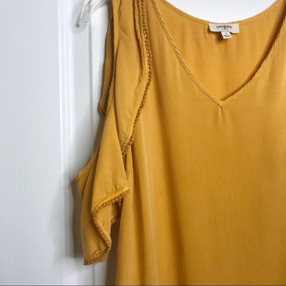 Umgee Cold Shoulder Ruffle Sleeve Boho Style Top - Picture 2 of 7